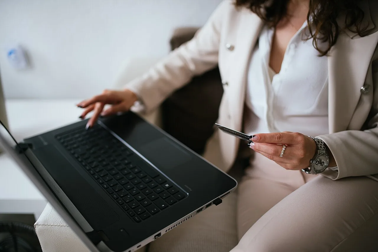 Siti e-commerce: cosa sono, tipi, esempi italiani e come aprirne uno nel 2026